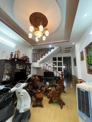 nhà đẹp 64m2 - hxh- ngay metro q.12 - 4mx16m - 2 tầng đ.trương thị hoa q.12 - giá hơn 4 tỷ