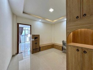 chính chủ - căn hộ mới 1 phòng ngủ tách bếp có ban công đào duy anh, phú nhuận 45m giá 11 triệu/th