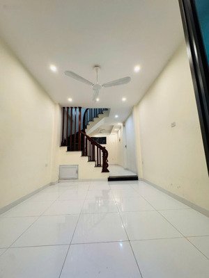 bán nhà phố kim hoa, đống đa. dt: 42m * 6 tầng_nhà mới đẹp ở luôn_10m ra ô tô. giá 10 tỷ nhỉnh.