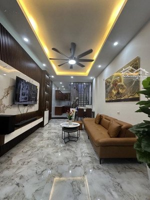 hoa hậu quận hai bà - nằm đúng ngã tư phố huế - bạch mai - trần khát chân - đại cồ việt - sổ vuông