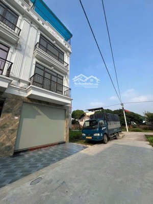 hiếm có nhà 43m2 xây mới 3 tầng ôtô đậu cửa 800m ql6. 10 phút bến xe yên nghĩa giá đầu tư 4 tỷ