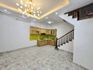 bán nhà tân mai gần ô tô, 5 tầng, mặt tiền rộng, sổ đẹp chính chủ