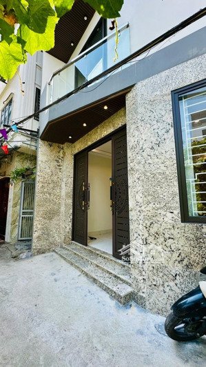 bán nr tại thanh am, 5,6 tỷ, 46m2, 5 tầng, mặt tiền 5.6m hàng hot