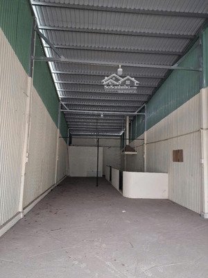 tôi có căn nhà mặt tiền đường lê văn việt, quận 9 cần bán gấp, dt 105m2, có thương lượng giảm giá