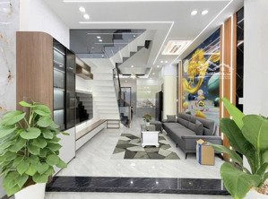 nhà 3 tầng hẻm xe tải,gần chợ thủ đức dt 80m2 giá nhỉnh 7tỷ, shr, hoàn công chuẩn.