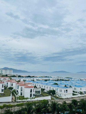 bán condotel the arena cam ranh lib tầng 5 giá 800tr view biển và biệt thự. lh: 