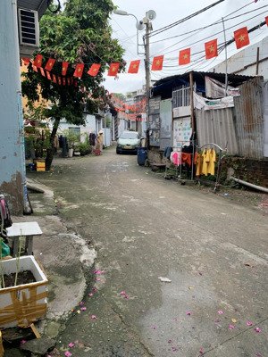 140m2 nhà cấp 4 góc 2 mặt tiền, đường nam hoà, phước long a, tp. thủ đức cạnh gar metro