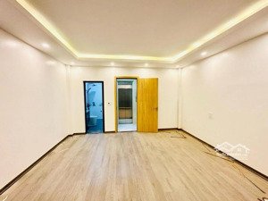 bán nhà tứ liên tây hồ , gần sát hồ tây ô tô đỗ cửa..