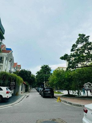 bán biệt thự vip bùi xuân phái - 200m - view công viên - nội thất xịn - 62 tỷ