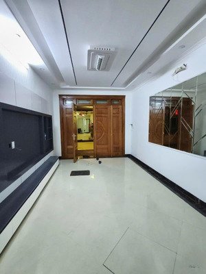 bán toà căn hộ dịch vụ vip nhất quận tây hồ siêu hiếm, dòng tiền 1,5 tỷ/năm