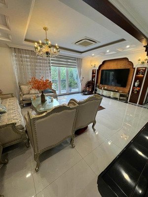 bán biệt thự song lập kđt dương nội : 180m2 , 4 tầng thanh máy , mt9m ,full nội thất - giá 42 tỷ