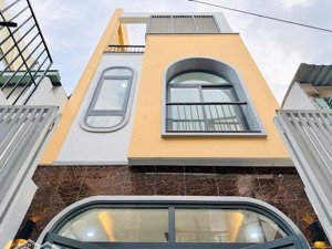 siêu phẩm 3 tầng mới nhỉnh 5 tỷ - quang trung -dt48m2 (4x18) - nhà mới đẹp lung linh - full nội th