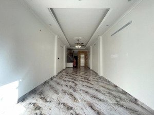 bán nhà phân lô , lãng yên - hai bà trưng 46m - 5t - mt4.2m - 16 tỷ.oto - kinh doanh , thang máy