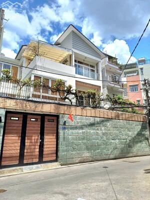 CHO THUÊ THỰ SÂN RỘNG LÊ VĂN SỸ Q3 – KHÔNG GIAN SỐNG ĐẲNG CẤP