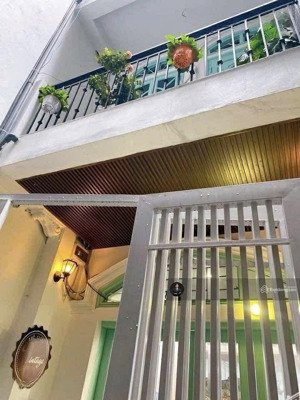 bán nhà hồ hoàng cầu - đống đa - ô tô nhỏ đỗ cửa - ngõ thông 20m ra phố - dân xây - vị trí cực đẹp