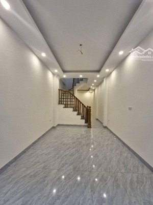 nhà đẹp - gần phố - 6 pn - nhỉnh 5 tỷ