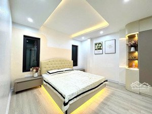 bán nhà đống đa vài bước ra ôtô tránh - 31m - 5 tầng - mt 4.5m gần hồ, full nội thất