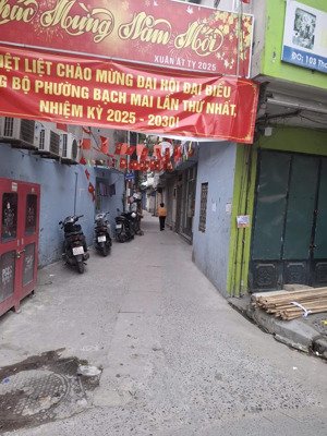 chính chủ bán gấp nhà đẹp ở luôn ngõ 101 thanh nhàn, 40m2, 5 tầng, 6 phòng ngủ giá 12.2 tỷ có tl