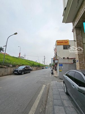 mặt phố vip - mặt tiền quyền lực - sổ đỏ đẹp - kinh doanh hái ra tiền,