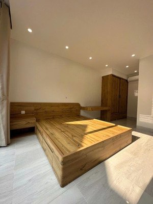 cho thuê chdv 28 tứ liên 1 pn - 1 pk rộng 60m2 , ban công thoáng sáng. full nội thất