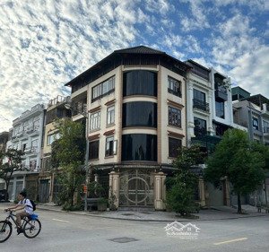 lô góc văn quán-thang máy-văn phòng-ở sướng s=100m2 nội thất đẹp