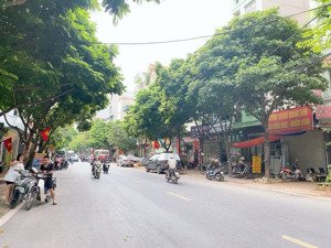 đầu phố hoàng công 60m2 , 5 tầng giá 14tỷ còn thương lượng mạnh