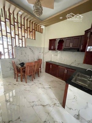 siêu phẩm 4.x tỷ hẻm ô tô thông gần mặt tiền ở ngay nhà kiên cố 4x14m vuông vắn