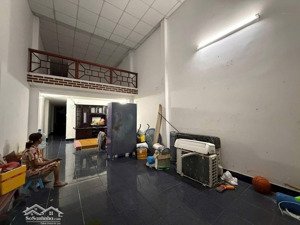 bán nhà mê lửng đúc mt 87 giáp văn cương 82m2