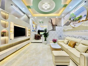 64m2 - 4 tầng - nội thất full - xe hơi tới sát nhà - sau lưng căn mặt tiền - ngay giáo xứ thạch đà