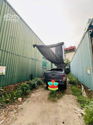 siêu phẩm giá tốt ngõ thông bán tải vào nhà 16 chỗ đỗ cửa thạch bàn, long biên