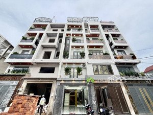 lên sóng 05 căn siêu phẩm 4 tầng có thang máy hẻm nhựa 8m thông lê thị riêng