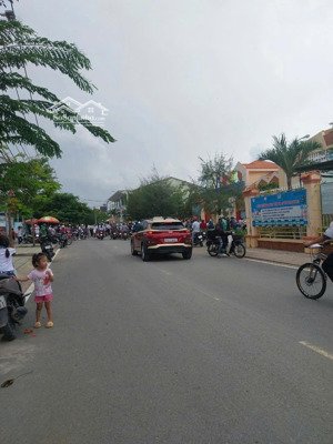 đất giá: 35tr/m2, dt: 9.4x26.5m, 248m2, đường 12m, lê thị tám, xã nhơn đức, nhà bè