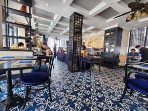 bán gấp khách sạn mặt phố quán thánh diện tích 160m2, 12 tầng + 1 hầm mt 7,2m, giá 220 tỷ