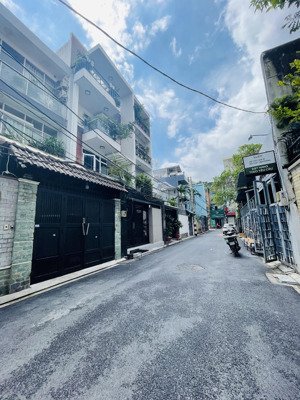 bán gấp nhà hxh đường võ thành trang ngay bàu cát - 4,6 x 25m , 4 tầng - chỉ 10,2 tỷ