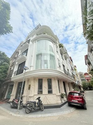 vip kđt văn quán - lô góc 6 tầng thang máy - full nội thất - tổng mặt tiền 17m - giá cực hợp lý