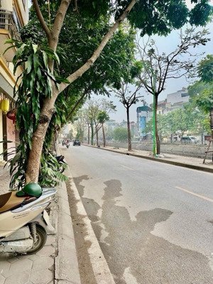 bán nhà phân lô định công, 1 nhà ra phố, 40m2, 5 tầng, ô tô tránh, sổ vuông đẹp