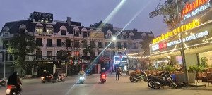 bán căn lk phùng khoang vị trí kinh doanh. dt 122m xây 4t, mt 5m.