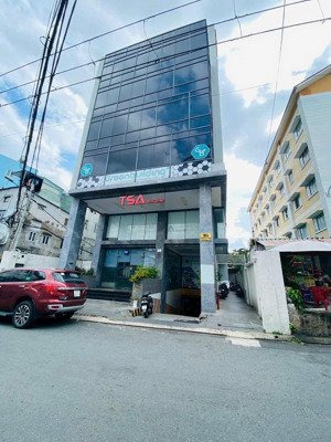 85 tỷ chốt ngay. nhà 5 tầng mt trần hưng đạo. 9.4 x 23m. hđt: 425tr.