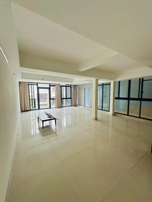 tòa nhà mới xây mặt tiền nguyễn trọng lội có thang máy