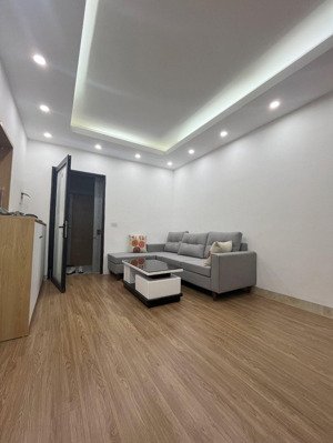 tập thể tầng 2,thoáng sáng , cầu thang sạch sẽ ,khu đân trí cao