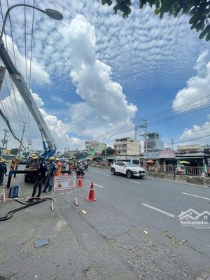 đất đẹp xây chdv- 180m2- ngang 5m- 50m ra ql13- đường thông- 11.2 tỷ ( 62tr/m2 )