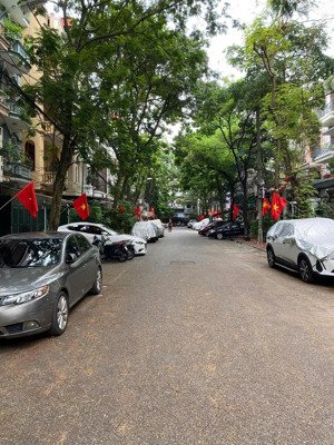 chuyển nhượng tòa vp bạch mai hai bà trưng. 50m2 x 4t lô góc,phân lô ô tô tránh, full phòng.