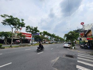 chính chủ nhờ bán góc 2 mặt tiền trần não giá siêu hiếm