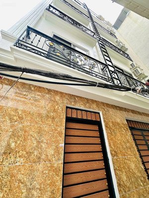 tt hai bà trưng - lãi ròng 70tr / tháng - 13 phòng khép kín - đối diện times city- thang máy.