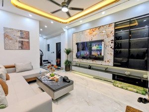 siêu hiếm! nhà gần ngã tư lò đúc 2 thoáng, kinh doanh, thang máy full nội thất ở ngay 40m2 * 5t