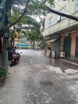 chính chủ bán nhà,lô góc,3 thoáng,oto vào nhà,đường trịnh đình cửu,định công,hoàng mai,hà nội