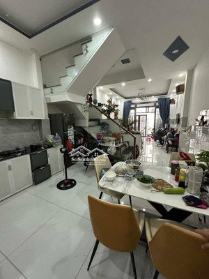 chủ ngộp giảm ngay 300 triệu nhà hẻm ô tô bình tân chỉ 6 tỷ vị trí vàng giáp văn cao tân phú