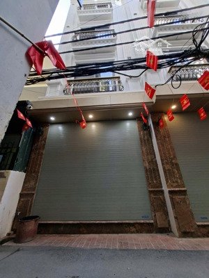 đống đa 7 tầng thang máy 4 pn sổ đỏ hoa hậu giao dịch nhanh chóng