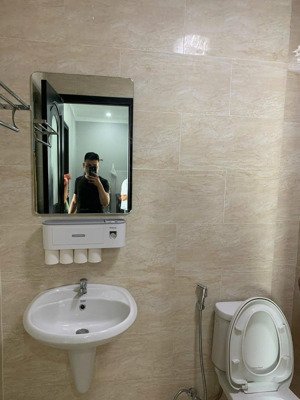 chung cư cộng hoà, p12, tb: 74m2, 2p ngủ, có nt, 13tr/tháng