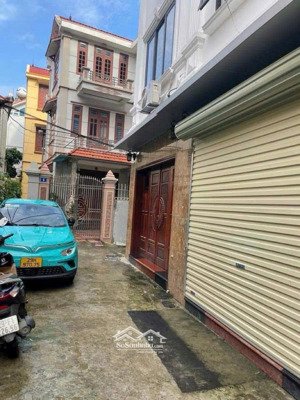 bán nhà cầu diễn! nhà dân xây, thoáng sáng, 7 chỗ đỗ cửa nhà, 50m ra ô tô tránh, khu dân trí, 45m2.